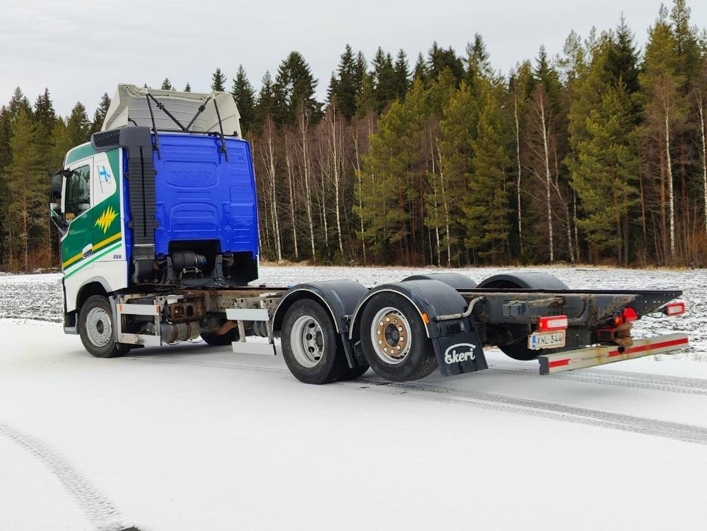 Volvo FH 13 - Alvaz teherautó: 3 kép. Volvo FH 13 - Alvaz teherautó: 3 kép.