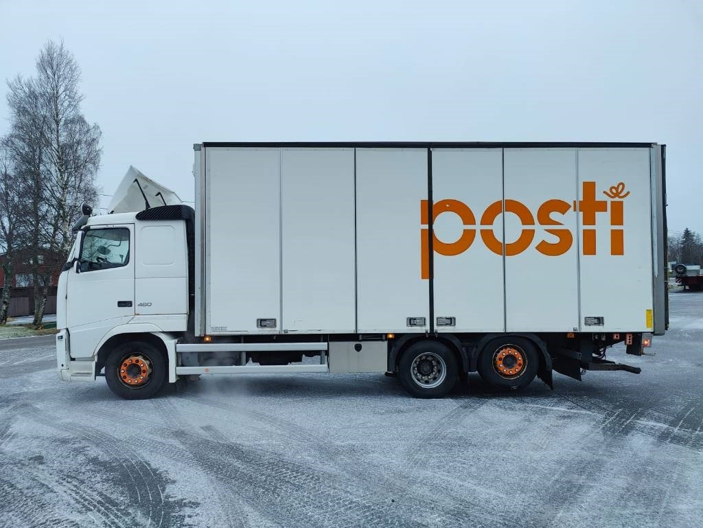 Volvo FH 13 - Dobozos felépítményű teherautó: 5 kép. Volvo FH 13 - Dobozos felépítményű teherautó: 5 kép.