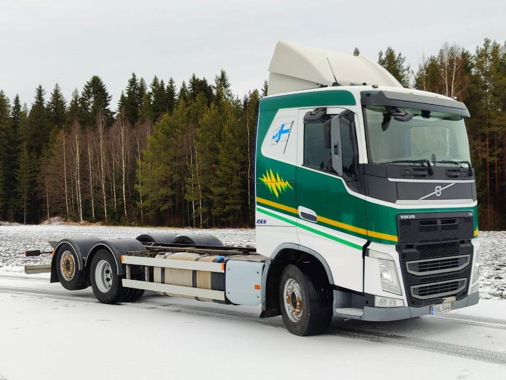 Volvo FH 13 - Alvaz teherautó: 2 kép. Volvo FH 13 - Alvaz teherautó: 2 kép.
