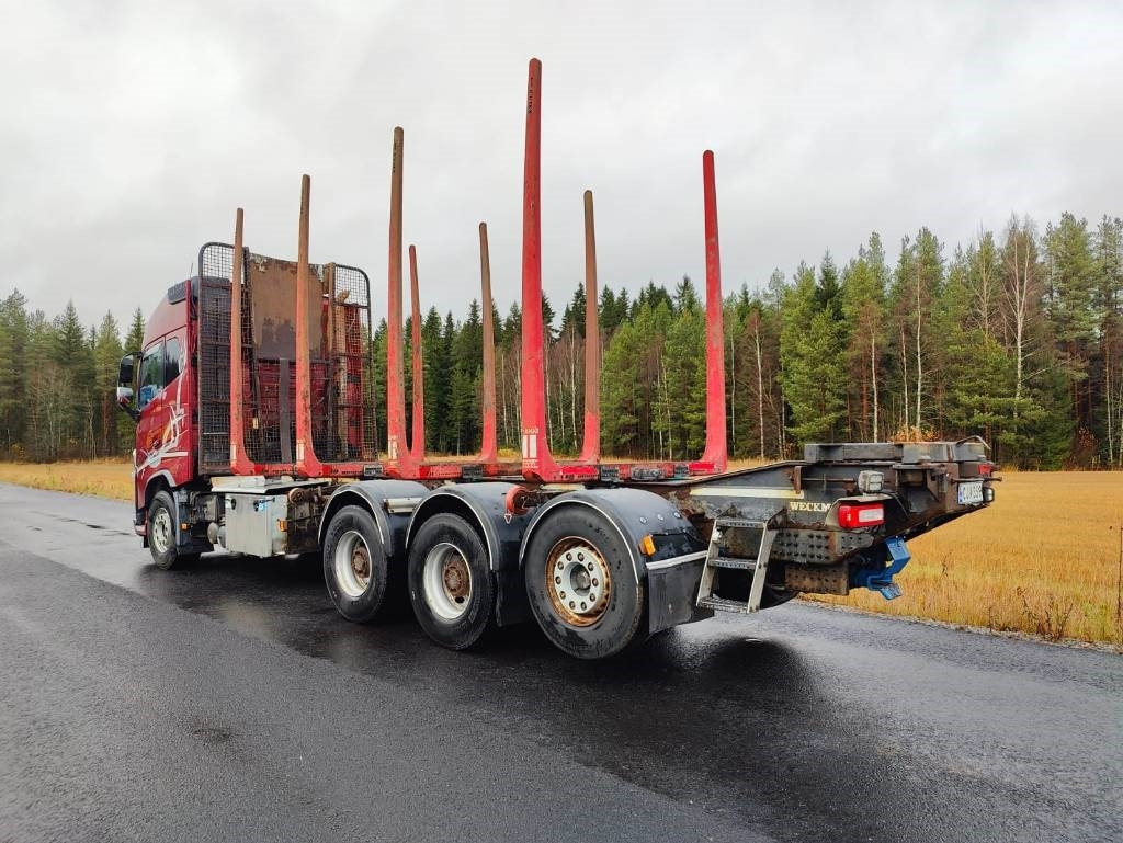 Volvo FH 16 750  - Rönkszállító teherautó: 3 kép. Volvo FH 16 750  - Rönkszállító teherautó: 3 kép.