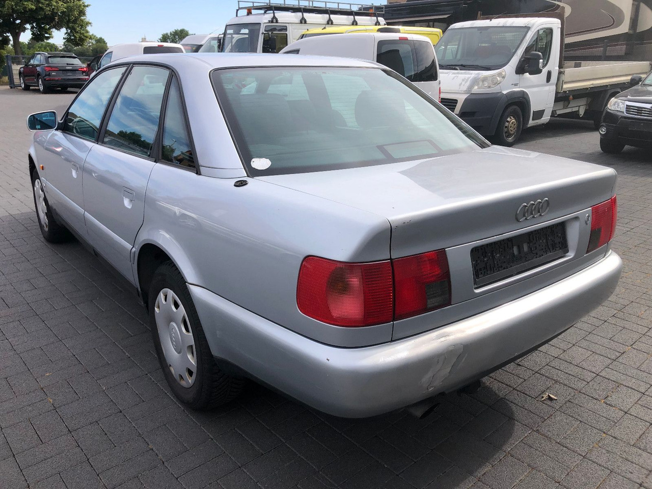 Audi A6 C4 1.8 Auto - Szedán: 4 kép. Audi A6 C4 1.8 Auto - Szedán: 4 kép.
