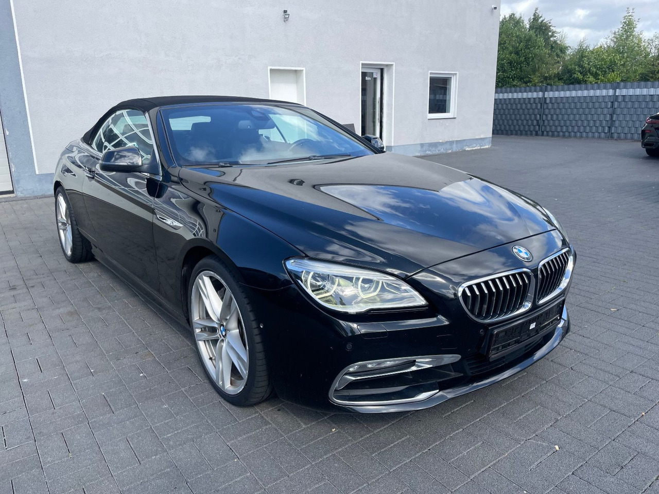BMW 640 Baureihe 6 Cabrio 640 d - Kabrió: 3 kép. BMW 640 Baureihe 6 Cabrio 640 d - Kabrió: 3 kép.