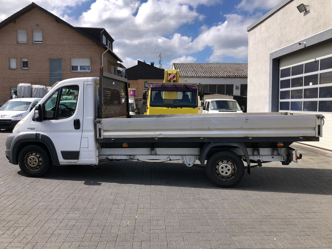 Platós kisteherautó Fiat Ducato 2.3 Maxi Pritsche 35 130  L5: 6 kép.