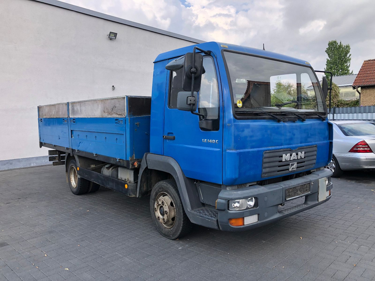 MAN LE 140 C Klima, Tempomat, TÜV 11-2025 - Platós kisteherautó: 3 kép. MAN LE 140 C Klima, Tempomat, TÜV 11-2025 - Platós kisteherautó: 3 kép.