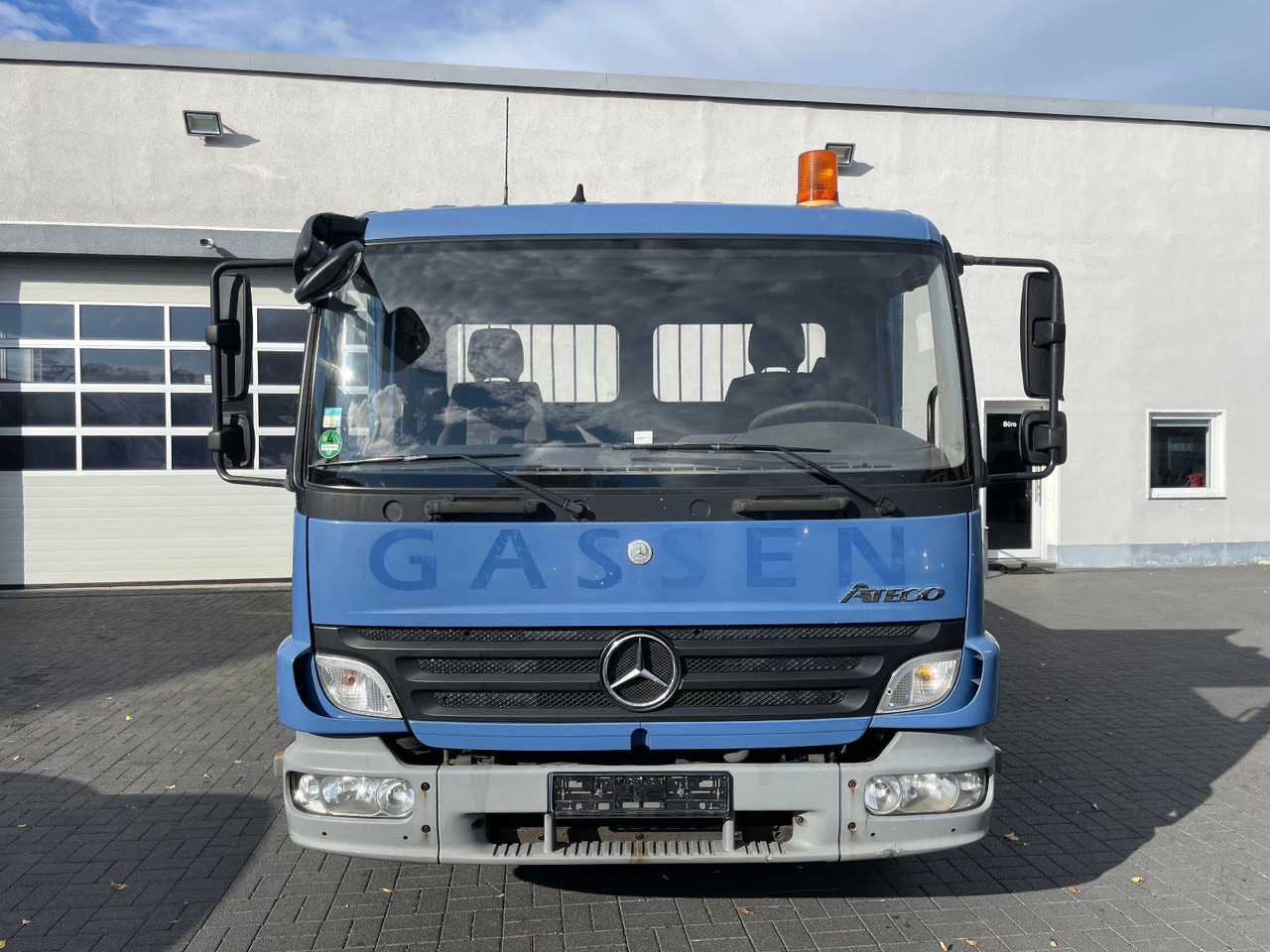 Mercedes-Benz Atego 818 Pritsche Euro 5 - Platós kisteherautó: 5 kép. Mercedes-Benz Atego 818 Pritsche Euro 5 - Platós kisteherautó: 5 kép.