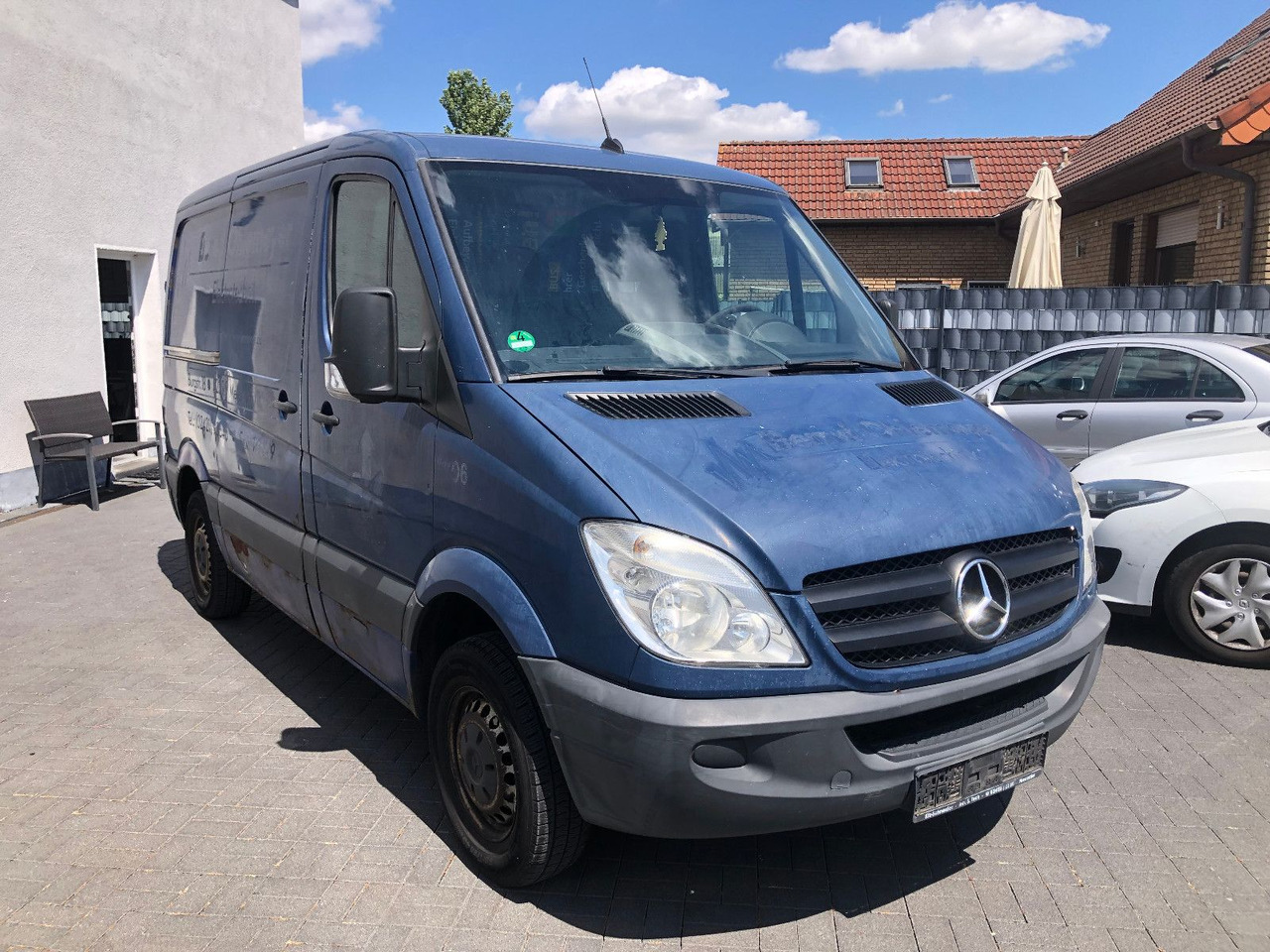 Mercedes-Benz Sprinter II Kasten 209 CDI - Kis furgon: 3 kép. Mercedes-Benz Sprinter II Kasten 209 CDI - Kis furgon: 3 kép.