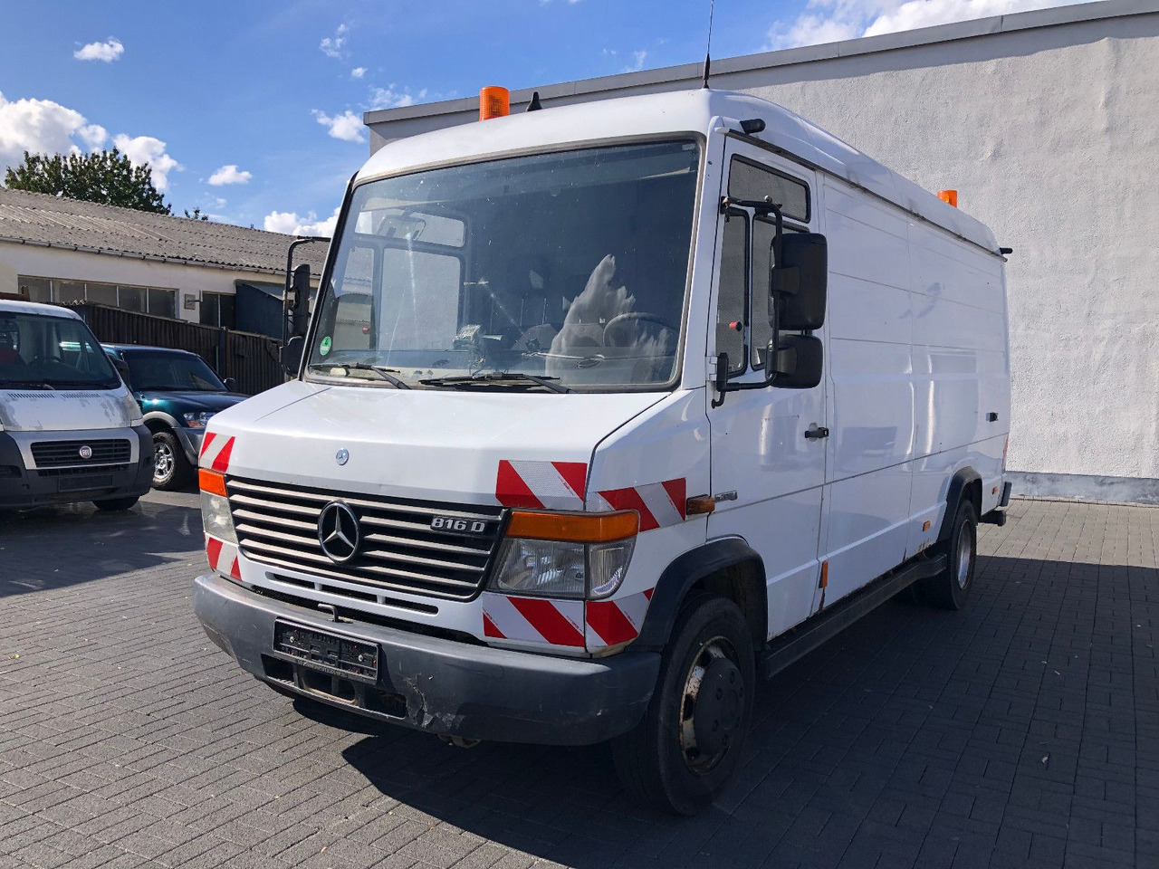 Mercedes-Benz Vario 816 - Furgon: 1 kép. Mercedes-Benz Vario 816 - Furgon: 1 kép.