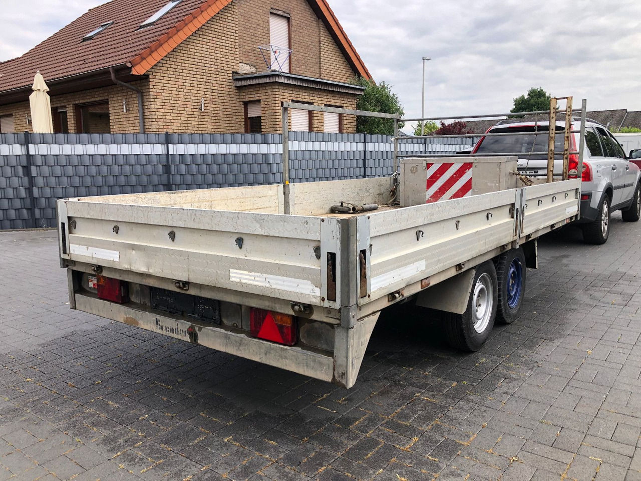 THULE D9 - 2500 kg GG, 4,20m. lang - Platós pótkocsi: 2 kép. THULE D9 - 2500 kg GG, 4,20m. lang - Platós pótkocsi: 2 kép.