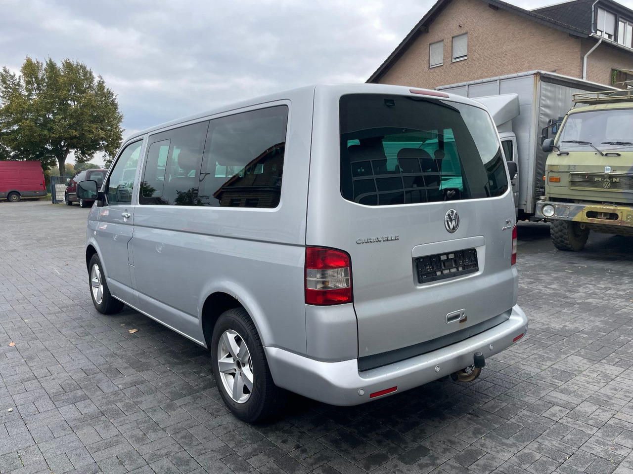 Volkswagen T5 2.5 TDi Caravelle 4Motion 8-Sitzer - Kisbusz: 4 kép. Volkswagen T5 2.5 TDi Caravelle 4Motion 8-Sitzer - Kisbusz: 4 kép.