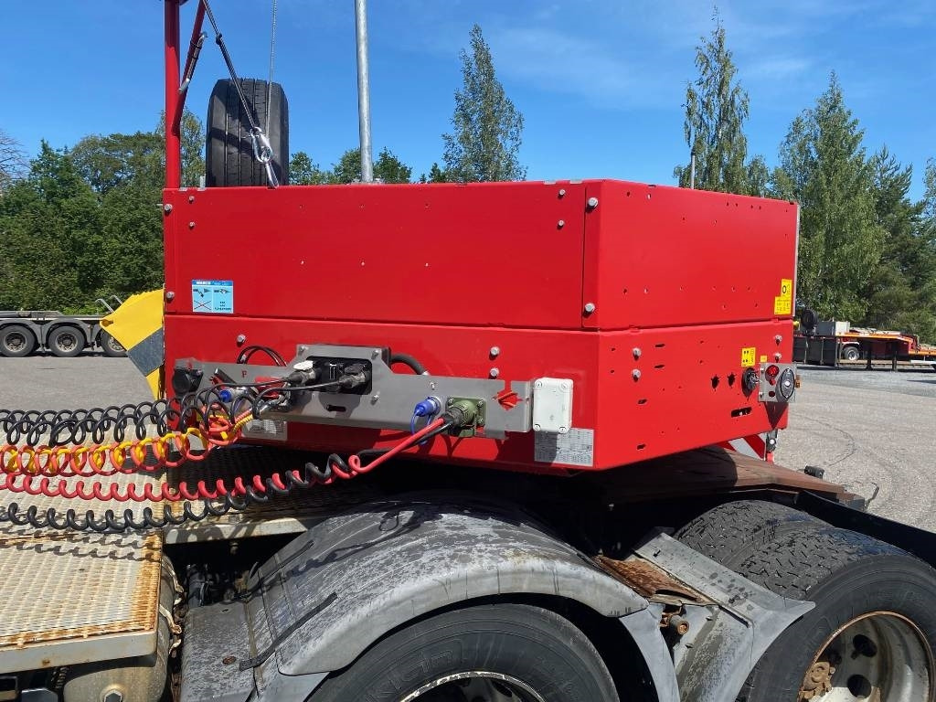 Faymonville Megamax, Mega Z4 - Félpótkocsi mélybölcsős: 2 kép. Faymonville Megamax, Mega Z4 - Félpótkocsi mélybölcsős: 2 kép.