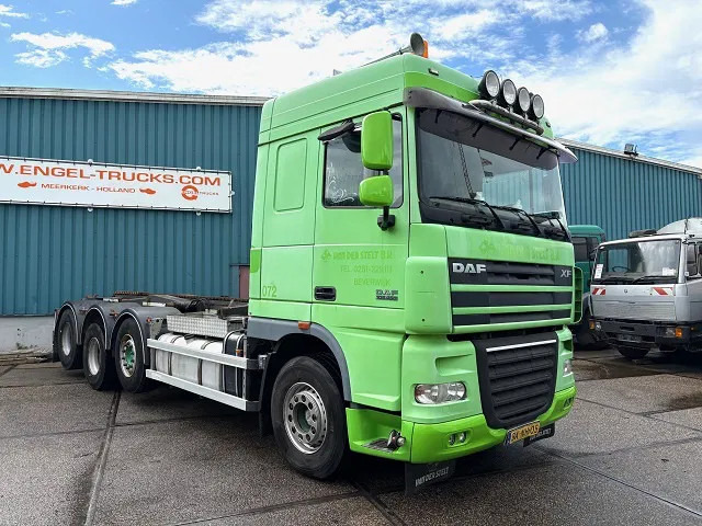 DAF XF 105.460 8x2 CHASSIS WITH MULTILIFT SYSTEM (ZF16 MANUAL GEARBOX / MX-BRAKE / 9.000 KG. FRONT-AXLE / LIFT-AXLES / FRIDGE / ETC. - Cserefelépítményes teherautó: 2 kép. DAF XF 105.460 8x2 CHASSIS WITH MULTILIFT SYSTEM (ZF16 MANUAL GEARBOX / MX-BRAKE / 9.000 KG. FRONT-AXLE / LIFT-AXLES / FRIDGE / ETC. - Cserefelépítményes teherautó: 2 kép.