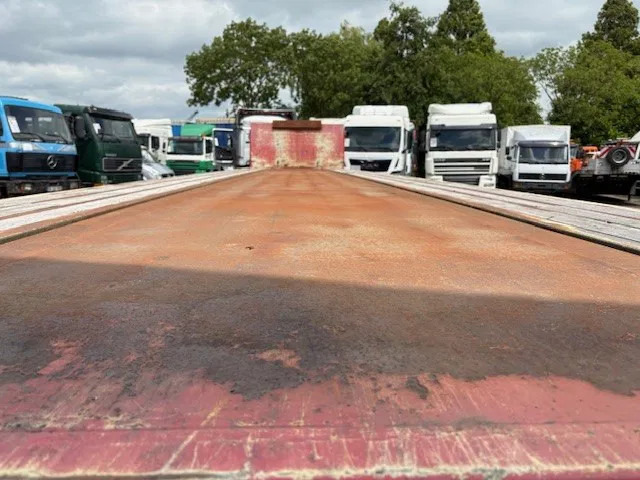 Platós félpótkocsi Kwb P-504-STI-H 4-AXLE FLATBED TRAILER (SAF AXLES / 2x STEERING AXLE / 2x LIFT-AXLE / ABS-EBS): 6 kép. Platós félpótkocsi Kwb P-504-STI-H 4-AXLE FLATBED TRAILER (SAF AXLES / 2x STEERING AXLE / 2x LIFT-AXLE / ABS-EBS): 6 kép.