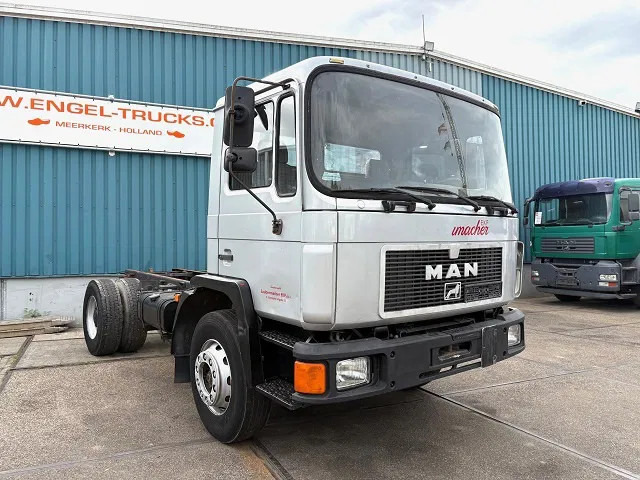 MAN 18 18.232 4x2 FULL STEEL CHASSIS (MANUAL GEARBOX / FULL STEEL SUSPENSION / REDUCTION AXLE) - Alvaz teherautó: 2 kép. MAN 18 18.232 4x2 FULL STEEL CHASSIS (MANUAL GEARBOX / FULL STEEL SUSPENSION / REDUCTION AXLE) - Alvaz teherautó: 2 kép.