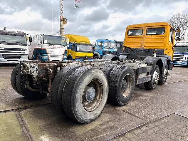 MAN 35.414 VF-TM 8x4 FULL STEEL CHASSIS (6-CILINDER HEADS / ZF16 MANUAL GEARBOX / FULL STEEL SUSPENSION / REDUCTION AXLES) - Alvaz teherautó: 3 kép. MAN 35.414 VF-TM 8x4 FULL STEEL CHASSIS (6-CILINDER HEADS / ZF16 MANUAL GEARBOX / FULL STEEL SUSPENSION / REDUCTION AXLES) - Alvaz teherautó: 3 kép.