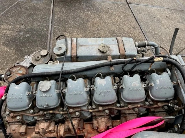 MAN D2566-MF 6-CILINDER ENGINE WITH ZF GEARBOX - Motor - Teherautó: 4 kép. MAN D2566-MF 6-CILINDER ENGINE WITH ZF GEARBOX - Motor - Teherautó: 4 kép.