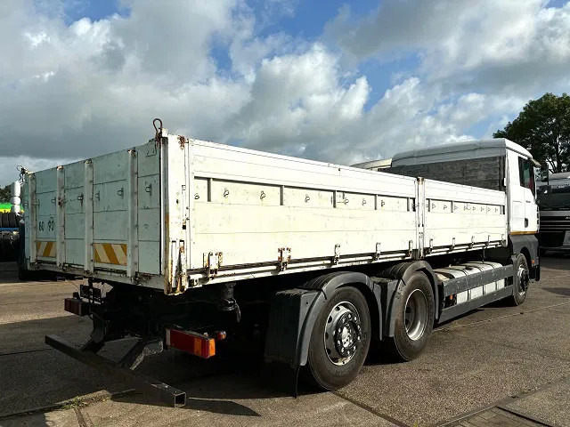 MAN TGA 26.410 XL 6x2 KIPPER (6-CILINDER HEADS) (ZF16 MANUAL GEARBOX / LIFT-AXLE / HYDRAULIC KIT / AIRCONDITIONING) - Billenőplatós teherautó: 3 kép. MAN TGA 26.410 XL 6x2 KIPPER (6-CILINDER HEADS) (ZF16 MANUAL GEARBOX / LIFT-AXLE / HYDRAULIC KIT / AIRCONDITIONING) - Billenőplatós teherautó: 3 kép.