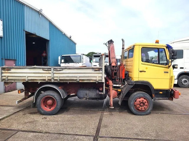 Mercedes-Benz 1117 K (6-CILINDER) KIPPER WITH FERRARI CRANE (FULL STEEL SUSPENSION / MANUAL GEARBOX / P.T.O.) - Billenőplatós teherautó, Darus autó: 4 kép. Mercedes-Benz 1117 K (6-CILINDER) KIPPER WITH FERRARI CRANE (FULL STEEL SUSPENSION / MANUAL GEARBOX / P.T.O.) - Billenőplatós teherautó, Darus autó: 4 kép.