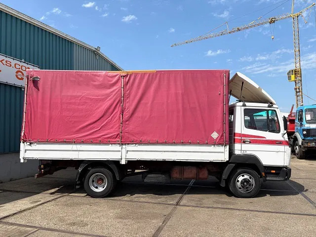 Mercedes-Benz LK 814 K 6-CILINDER FULL STEEL WITH TENT BOX / CATTLE BOX (MANUAL GEARBOX / FULL STEEL SUSPENSION) - Ponyvás teherautó: 5 kép. Mercedes-Benz LK 814 K 6-CILINDER FULL STEEL WITH TENT BOX / CATTLE BOX (MANUAL GEARBOX / FULL STEEL SUSPENSION) - Ponyvás teherautó: 5 kép.
