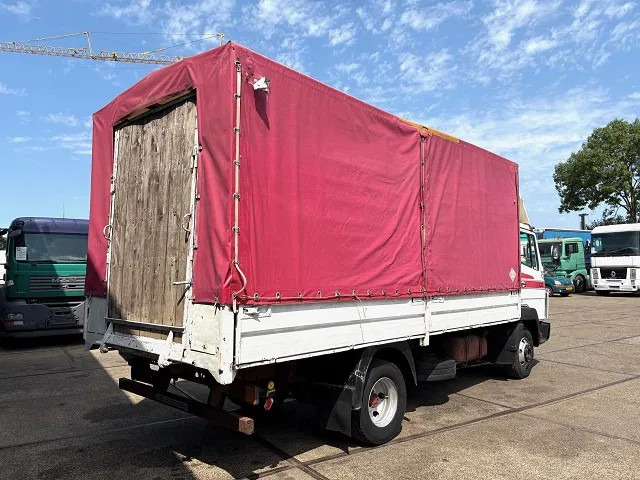Mercedes-Benz LK 814 K 6-CILINDER FULL STEEL WITH TENT BOX / CATTLE BOX (MANUAL GEARBOX / FULL STEEL SUSPENSION) - Ponyvás teherautó: 3 kép. Mercedes-Benz LK 814 K 6-CILINDER FULL STEEL WITH TENT BOX / CATTLE BOX (MANUAL GEARBOX / FULL STEEL SUSPENSION) - Ponyvás teherautó: 3 kép.
