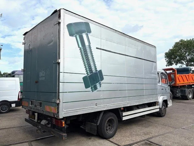 Mercedes-Benz LK 817 (6-CILINDER) ORIGINAL DUTCH TRUCK WITH CLOSED BOX (MANUAL GEARBOX / FULL STEEL SUSPENSION) - Dobozos felépítményű teherautó: 3 kép. Mercedes-Benz LK 817 (6-CILINDER) ORIGINAL DUTCH TRUCK WITH CLOSED BOX (MANUAL GEARBOX / FULL STEEL SUSPENSION) - Dobozos felépítményű teherautó: 3 kép.