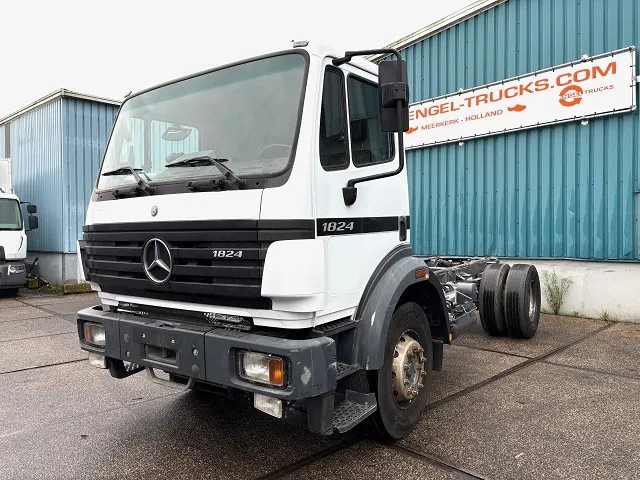 Mercedes-Benz SK 1824 K (ONLY 226.000 KM!) 4x2 FULL STEEL CHASSIS (MANUAL GEARBOX / REDUCTION AXLE / FULL STEEL SUSPENSION / P.T.O.) - Alvaz teherautó: 1 kép. Mercedes-Benz SK 1824 K (ONLY 226.000 KM!) 4x2 FULL STEEL CHASSIS (MANUAL GEARBOX / REDUCTION AXLE / FULL STEEL SUSPENSION / P.T.O.) - Alvaz teherautó: 1 kép.