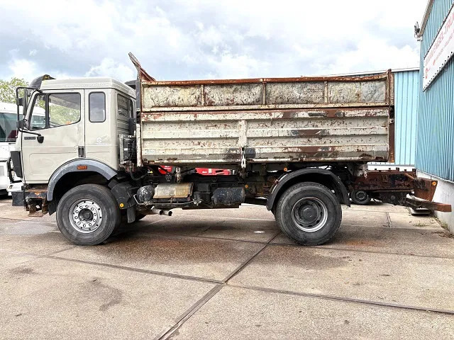 Mercedes-Benz SK 1838 K V8 4x2 FULL STEEL KIPPER (ZF16 MANUAL GEARBOX / FULL STEEL SUSPENSION / REDUCTION AXLE / P.T.O.) - Billenőplatós teherautó: 4 kép. Mercedes-Benz SK 1838 K V8 4x2 FULL STEEL KIPPER (ZF16 MANUAL GEARBOX / FULL STEEL SUSPENSION / REDUCTION AXLE / P.T.O.) - Billenőplatós teherautó: 4 kép.
