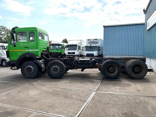 Mercedes-Benz SK 3335K 8x4 FULL STEEL CHASSIS (ZF16 MANUAL GEARBOX / RETARDER / FULL STEEL SUSPENSION / REDUCTION AXLES) - Alvaz teherautó: 5 kép. Mercedes-Benz SK 3335K 8x4 FULL STEEL CHASSIS (ZF16 MANUAL GEARBOX / RETARDER / FULL STEEL SUSPENSION / REDUCTION AXLES) - Alvaz teherautó: 5 kép.