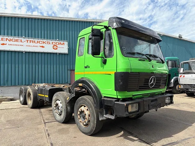 Mercedes-Benz SK 3335K 8x4 FULL STEEL CHASSIS (ZF16 MANUAL GEARBOX / RETARDER / FULL STEEL SUSPENSION / REDUCTION AXLES) - Alvaz teherautó: 2 kép. Mercedes-Benz SK 3335K 8x4 FULL STEEL CHASSIS (ZF16 MANUAL GEARBOX / RETARDER / FULL STEEL SUSPENSION / REDUCTION AXLES) - Alvaz teherautó: 2 kép.