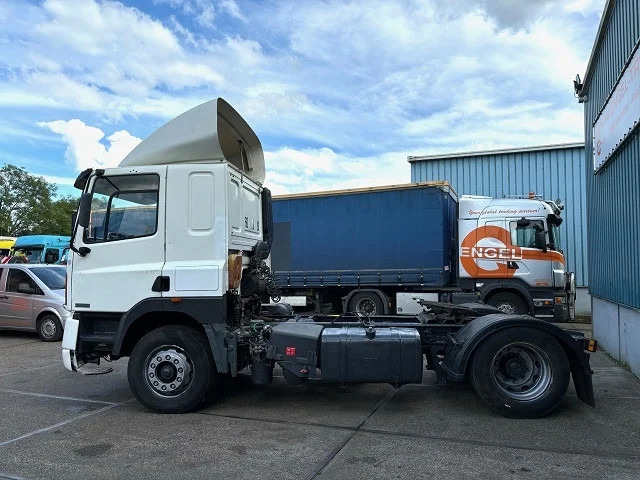 DAF 85.400 ATI SLEEPERCAB (EURO 2 / ZF16 MANUAL GEARBOX / ZF-INTARDER) - Nyergesvontató: 5 kép. DAF 85.400 ATI SLEEPERCAB (EURO 2 / ZF16 MANUAL GEARBOX / ZF-INTARDER) - Nyergesvontató: 5 kép.