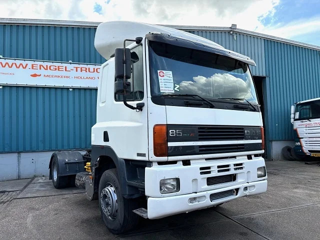 DAF 85.400 ATI SLEEPERCAB (EURO 2 / ZF16 MANUAL GEARBOX / ZF-INTARDER) - Nyergesvontató: 2 kép. DAF 85.400 ATI SLEEPERCAB (EURO 2 / ZF16 MANUAL GEARBOX / ZF-INTARDER) - Nyergesvontató: 2 kép.