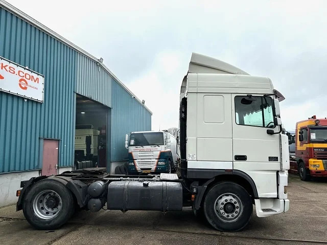 DAF 95.380 XF SPACECAB (EURO 2 (MECHANICAL PUMP & INJECTORS) / ZF16 MANUAL GEARBOX / AIRCONDITIONING) - Nyergesvontató: 4 kép. DAF 95.380 XF SPACECAB (EURO 2 (MECHANICAL PUMP & INJECTORS) / ZF16 MANUAL GEARBOX / AIRCONDITIONING) - Nyergesvontató: 4 kép.