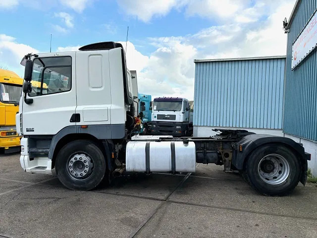 DAF CF 85.410 4x2 SLEEPERCAB (ZF16 MANUAL GEARBOX / EURO 5 / AIRCONDITIONING) - Nyergesvontató: 5 kép. DAF CF 85.410 4x2 SLEEPERCAB (ZF16 MANUAL GEARBOX / EURO 5 / AIRCONDITIONING) - Nyergesvontató: 5 kép.