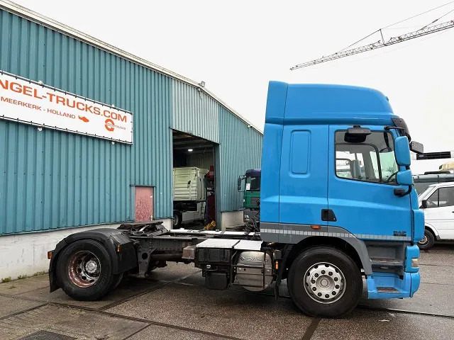 DAF CF 85.460 SPACECAB (ZF16 MANUAL GEARBOX / MX-BRAKE / AIRCONDITIONING / EURO 5) - Nyergesvontató: 4 kép. DAF CF 85.460 SPACECAB (ZF16 MANUAL GEARBOX / MX-BRAKE / AIRCONDITIONING / EURO 5) - Nyergesvontató: 4 kép.