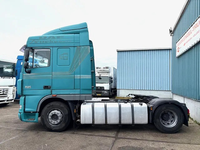 DAF XF 105.460 ATE SPACECAB (EURO 5 / ZF MANUAL GEARBOX / P.T.O. / AIRCONDITIONING / FRIDGE UNDER BED / ETC.) - Nyergesvontató: 5 kép. DAF XF 105.460 ATE SPACECAB (EURO 5 / ZF MANUAL GEARBOX / P.T.O. / AIRCONDITIONING / FRIDGE UNDER BED / ETC.) - Nyergesvontató: 5 kép.