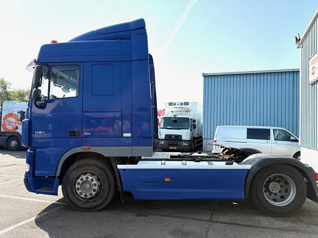 DAF XF 105.460 ATE SPACECAB (ZF16 MANUAL GEARBOX / HYDRAULIC KIT / P.T.O. / ADR-VLG / FULL SPOILERSET / FRIDGE) - Nyergesvontató: 5 kép. DAF XF 105.460 ATE SPACECAB (ZF16 MANUAL GEARBOX / HYDRAULIC KIT / P.T.O. / ADR-VLG / FULL SPOILERSET / FRIDGE) - Nyergesvontató: 5 kép.