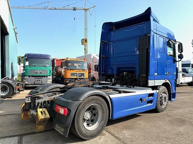 DAF XF 105.460 ATE SPACECAB (ZF16 MANUAL GEARBOX / HYDRAULIC KIT / P.T.O. / ADR-VLG / FULL SPOILERSET / FRIDGE) - Nyergesvontató: 3 kép. DAF XF 105.460 ATE SPACECAB (ZF16 MANUAL GEARBOX / HYDRAULIC KIT / P.T.O. / ADR-VLG / FULL SPOILERSET / FRIDGE) - Nyergesvontató: 3 kép.
