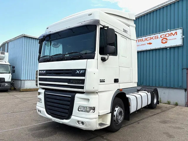 DAF XF 105.460 SPACECAB (4 IDENTICAL UNITS AVAILBLE) (ZF16 MANUAL GEARBOX / MX-BRAKE / 870+430 LITER TANK / FRIDGE / AIRCONDITIONING - Nyergesvontató: 1 kép. DAF XF 105.460 SPACECAB (4 IDENTICAL UNITS AVAILBLE) (ZF16 MANUAL GEARBOX / MX-BRAKE / 870+430 LITER TANK / FRIDGE / AIRCONDITIONING - Nyergesvontató: 1 kép.