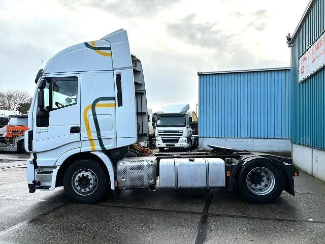 Iveco Stralis 440.42 /TP HIGH-WAY (EURO 6 / AUTOMATIC GEARBOX / 2x TANK / FRIDGE / AIRCONDITIONING / ETC.) - Nyergesvontató: 5 kép. Iveco Stralis 440.42 /TP HIGH-WAY (EURO 6 / AUTOMATIC GEARBOX / 2x TANK / FRIDGE / AIRCONDITIONING / ETC.) - Nyergesvontató: 5 kép.