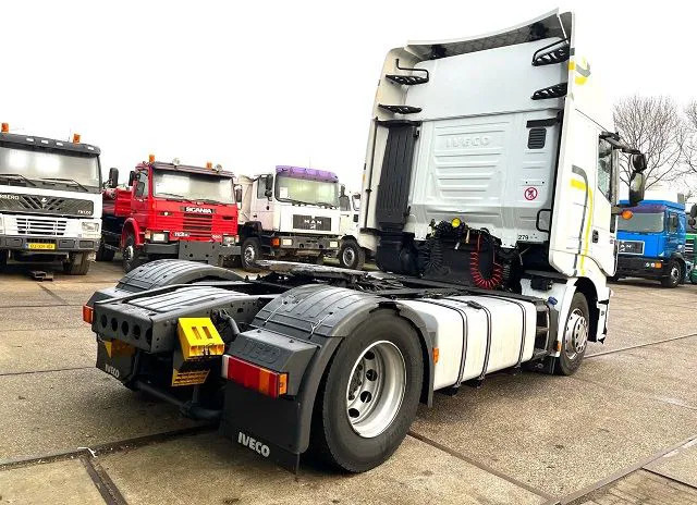 Iveco Stralis AS440S42T/P HI-WAY DUTCH TRUCK (APK/TUV -> 02-2024 / EURO 6 / AS-TRONIC / 2 TANKS / LEATHER SEATS / FRIDGE) - Nyergesvontató: 3 kép. Iveco Stralis AS440S42T/P HI-WAY DUTCH TRUCK (APK/TUV -> 02-2024 / EURO 6 / AS-TRONIC / 2 TANKS / LEATHER SEATS / FRIDGE) - Nyergesvontató: 3 kép.
