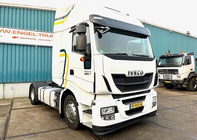 Iveco Stralis AS440S42T/P HI-WAY DUTCH TRUCK (APK/TUV -> 02-2024 / EURO 6 / AS-TRONIC / 2 TANKS / LEATHER SEATS / FRIDGE) - Nyergesvontató: 2 kép. Iveco Stralis AS440S42T/P HI-WAY DUTCH TRUCK (APK/TUV -> 02-2024 / EURO 6 / AS-TRONIC / 2 TANKS / LEATHER SEATS / FRIDGE) - Nyergesvontató: 2 kép.
