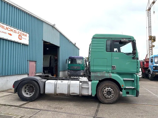MAN TGA 18.460 FLT XL (6-CILINDER HEADS / ZF16 MANUAL GEARBOX / ZF-INTARDER / AIRCONDITIONING) - Nyergesvontató: 4 kép. MAN TGA 18.460 FLT XL (6-CILINDER HEADS / ZF16 MANUAL GEARBOX / ZF-INTARDER / AIRCONDITIONING) - Nyergesvontató: 4 kép.