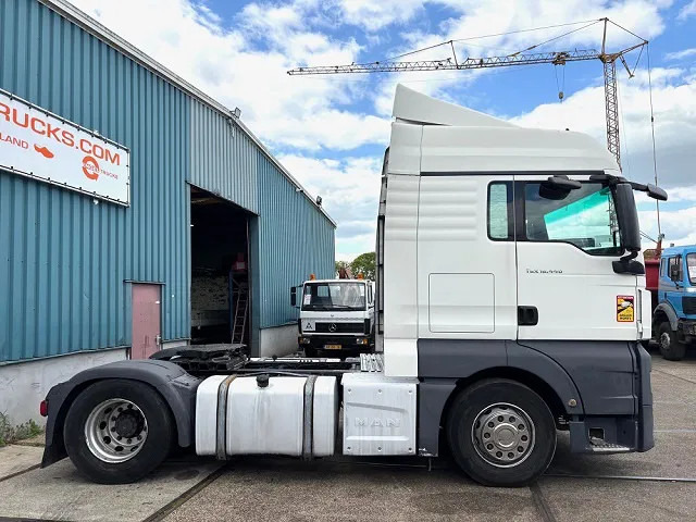 MAN TGX 18.440 BLS XLX (ZF16 MANUAL GEARBOX / 2x DIESELTANK / AIRCONDITIONING / ELECTRICAL MAINSWITCH / FRIDGE / EURO 6) - Nyergesvontató: 4 kép. MAN TGX 18.440 BLS XLX (ZF16 MANUAL GEARBOX / 2x DIESELTANK / AIRCONDITIONING / ELECTRICAL MAINSWITCH / FRIDGE / EURO 6) - Nyergesvontató: 4 kép.