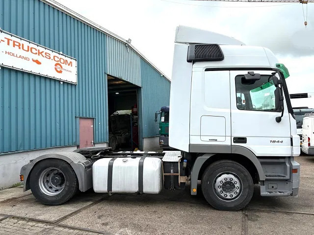 Mercedes-Benz Actros 1844 LS (MP2) (TELLIGENT AUTOMATIC / AIRCONDITIONING / 2x DIESELTANK / EURO 5) - Nyergesvontató: 4 kép. Mercedes-Benz Actros 1844 LS (MP2) (TELLIGENT AUTOMATIC / AIRCONDITIONING / 2x DIESELTANK / EURO 5) - Nyergesvontató: 4 kép.
