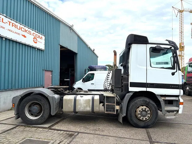 Mercedes-Benz Actros 1848 LS (MP1) 4x2 TRACTOR (EPS WITH CLUTCH / RUDUCTION AXLE / HYDRAULIC KIT / AIRCONDITIONING / ETC) - Nyergesvontató: 4 kép. Mercedes-Benz Actros 1848 LS (MP1) 4x2 TRACTOR (EPS WITH CLUTCH / RUDUCTION AXLE / HYDRAULIC KIT / AIRCONDITIONING / ETC) - Nyergesvontató: 4 kép.