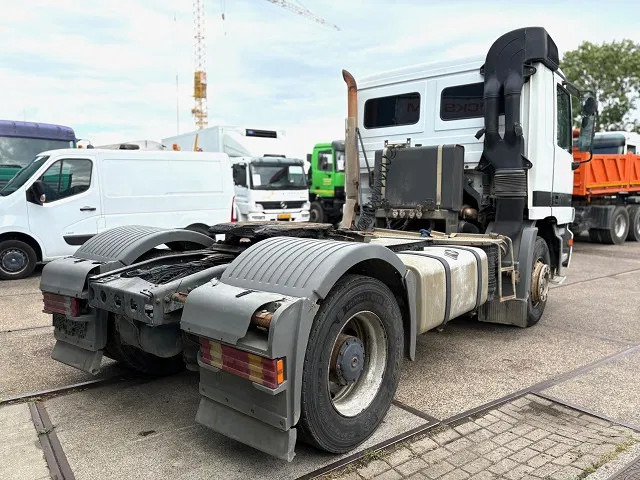 Mercedes-Benz Actros 1848 LS (MP1) 4x2 TRACTOR (EPS WITH CLUTCH / RUDUCTION AXLE / HYDRAULIC KIT / AIRCONDITIONING / ETC) - Nyergesvontató: 3 kép. Mercedes-Benz Actros 1848 LS (MP1) 4x2 TRACTOR (EPS WITH CLUTCH / RUDUCTION AXLE / HYDRAULIC KIT / AIRCONDITIONING / ETC) - Nyergesvontató: 3 kép.