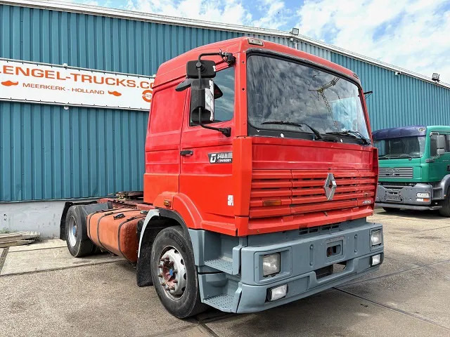 Renault G340 Manager 4x2 TRACTOR (MECHANICAL PUMP & INJECTORS / ZF MANUAL GEARBOX / REDUCTIONS AXLE) - Nyergesvontató: 2 kép. Renault G340 Manager 4x2 TRACTOR (MECHANICAL PUMP & INJECTORS / ZF MANUAL GEARBOX / REDUCTIONS AXLE) - Nyergesvontató: 2 kép.