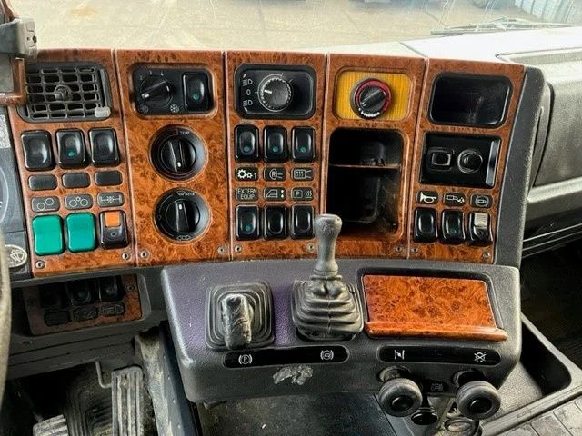 Scania R143-450 V8 STREAMLINE 6x2 FULL STEEL KIPPER (MANUAL GEARBOX / FULL STEEL SUSPENSION / 10 TIRES / ROBSON DRIVE / MECHANICAL PUMP lízing Scania R143-450 V8 STREAMLINE 6x2 FULL STEEL KIPPER (MANUAL GEARBOX / FULL STEEL SUSPENSION / 10 TIRES / ROBSON DRIVE / MECHANICAL PUMP: 9 kép.