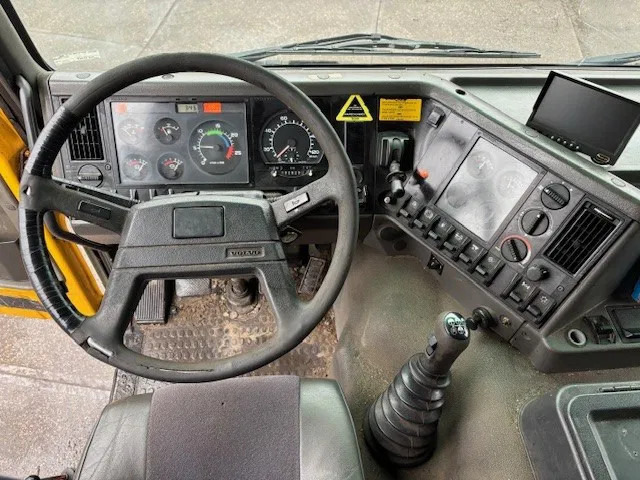 Horgos rakodó teherautó Volvo FL 12.380 6x2 A-RIDE (ORIGINAL DUTCH) HOOK-ARM CONTAINER SYSTEM (FULL STEEL SUSPENSION / REDUCTION AXLE / 10 TIRES / 8.000 KG. F: 10 kép.
