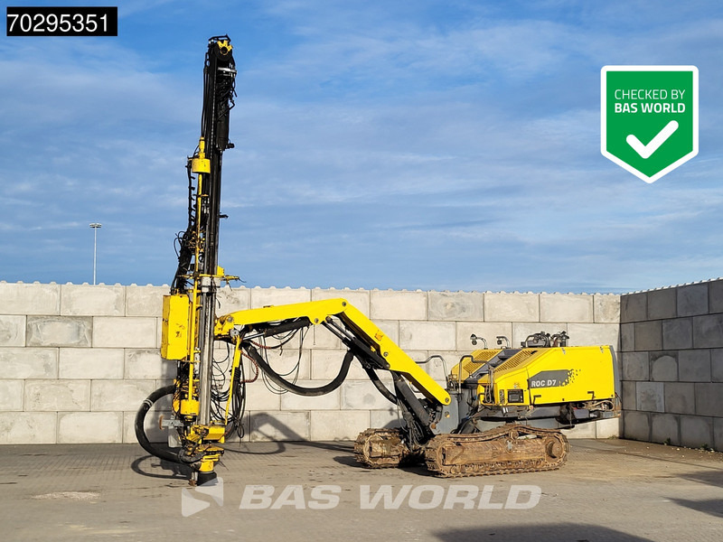 Atlas-Copco ROC D7-01 - Fúrógép: 1 kép. Atlas-Copco ROC D7-01 - Fúrógép: 1 kép.