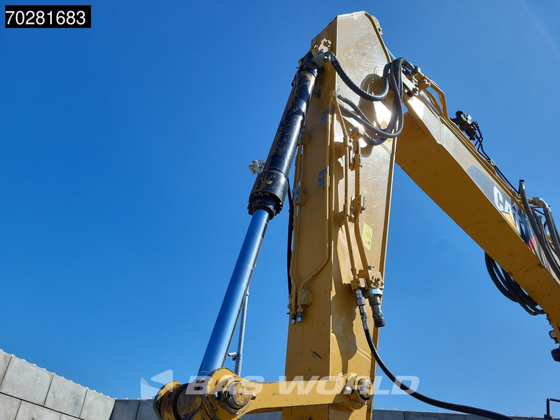 Lánctalpas kotró Caterpillar 325 F L 3 BUCKETS: 12 kép.